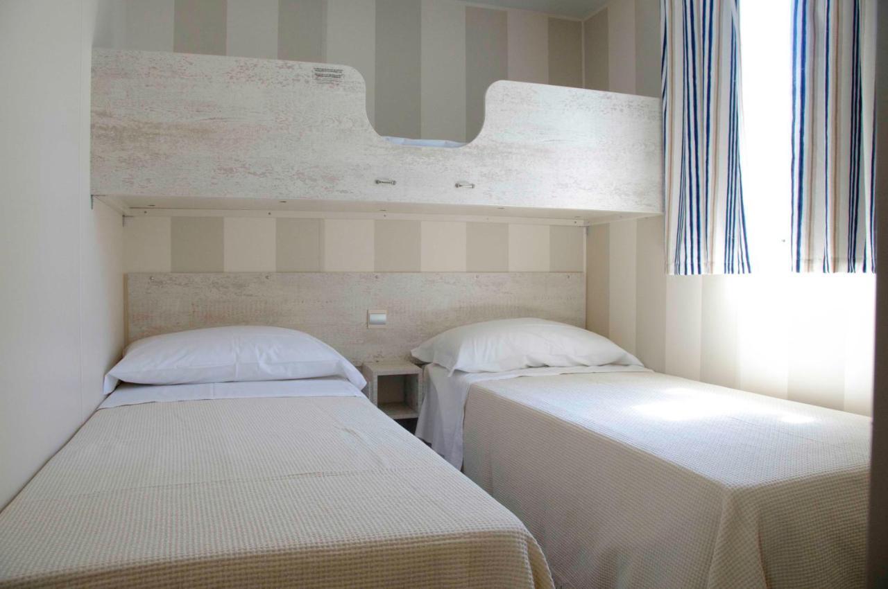 Club Del Sole Marina Family Resort Punta Marina Bagian luar foto