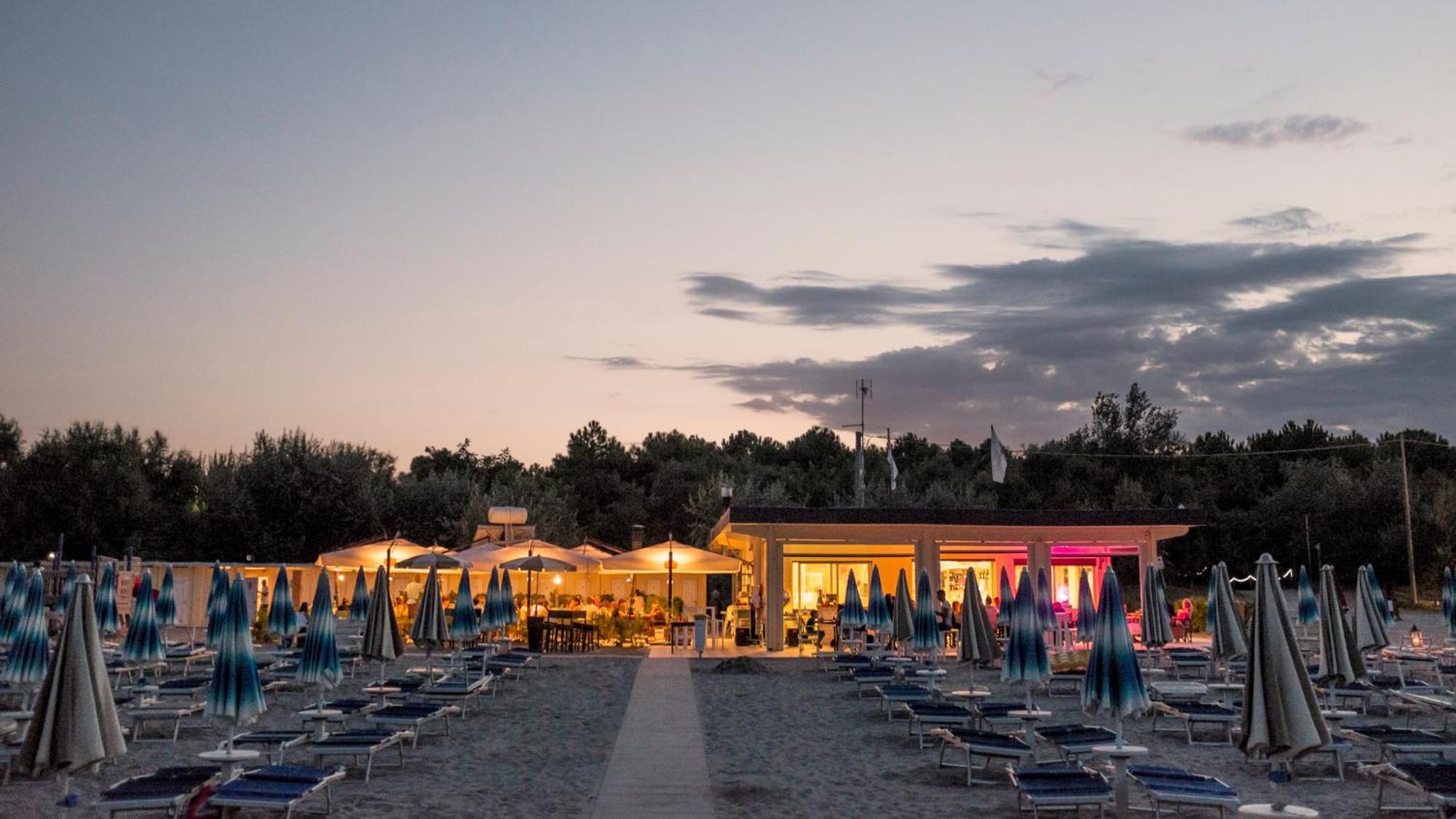 Club Del Sole Marina Family Resort Punta Marina Bagian luar foto